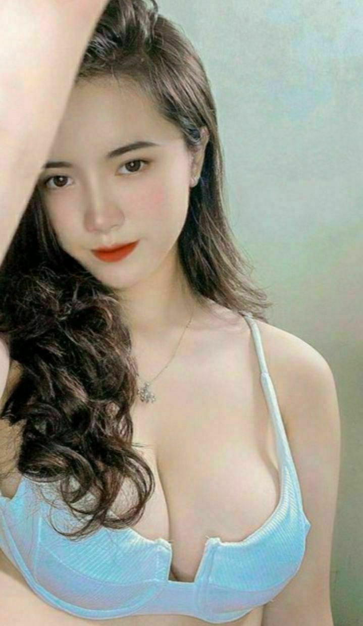 'làm việc' với em thư kí của đối tác